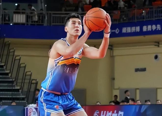 球员评价：5人满分3人及格黑根斯辣眼ag九游会登录新疆95-86战胜青岛